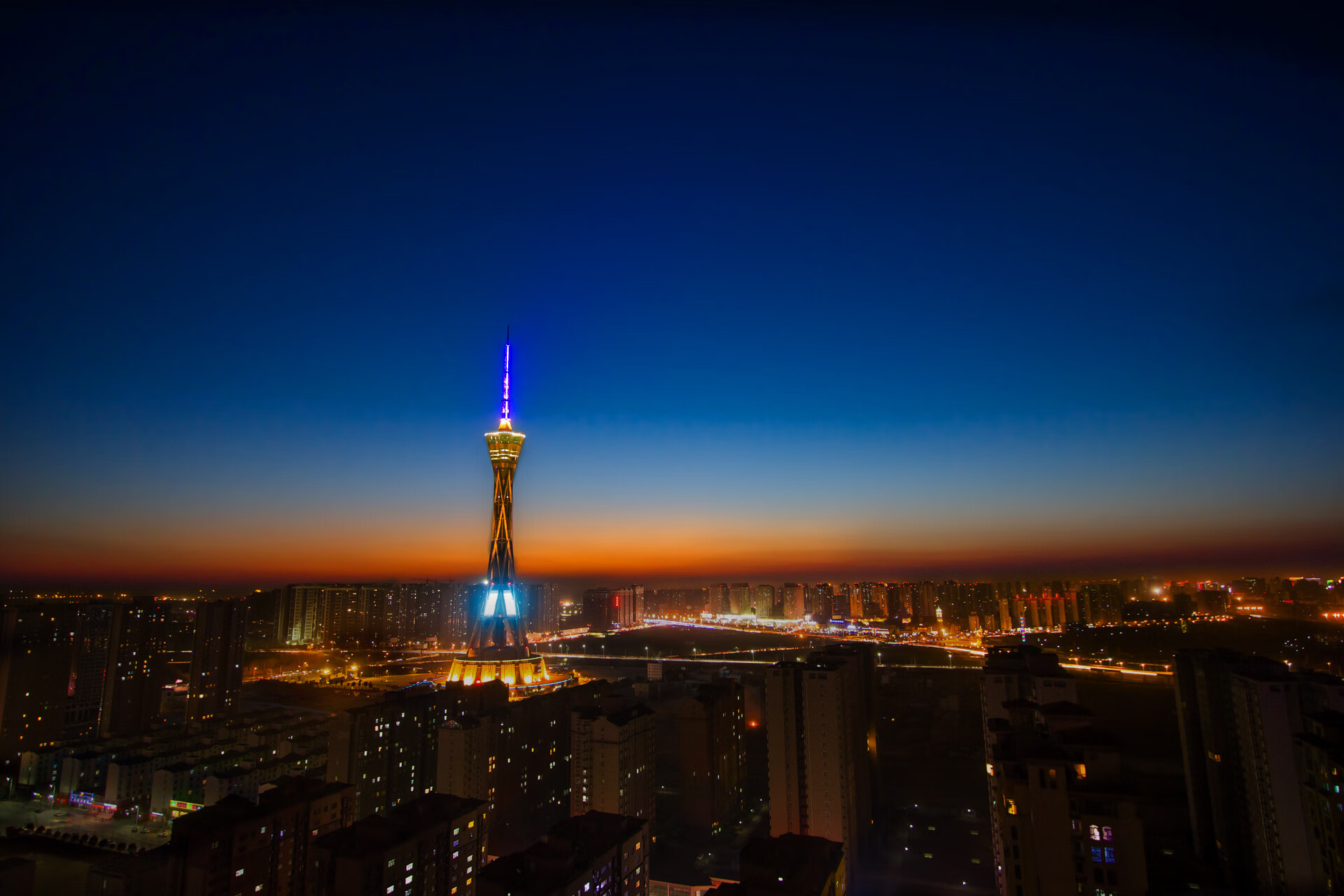 爱游戏中国官方网站平台-LPL夏季赛总决赛：EDG能否捍卫统治，RNG能否涅槃重生？，英雄联盟edg夏季赛